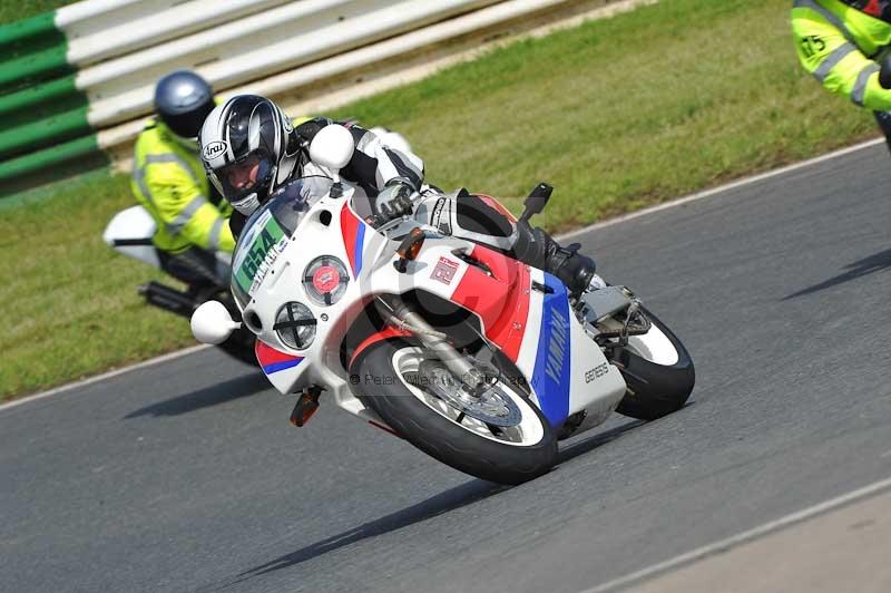 Mallory park Leicestershire;Mallory park photographs;Motorcycle action photographs;classic bikes;event digital images;eventdigitalimages;mallory park;no limits trackday;peter wileman photography;vintage bikes;vintage motorcycles;vmcc festival 1000 bikes