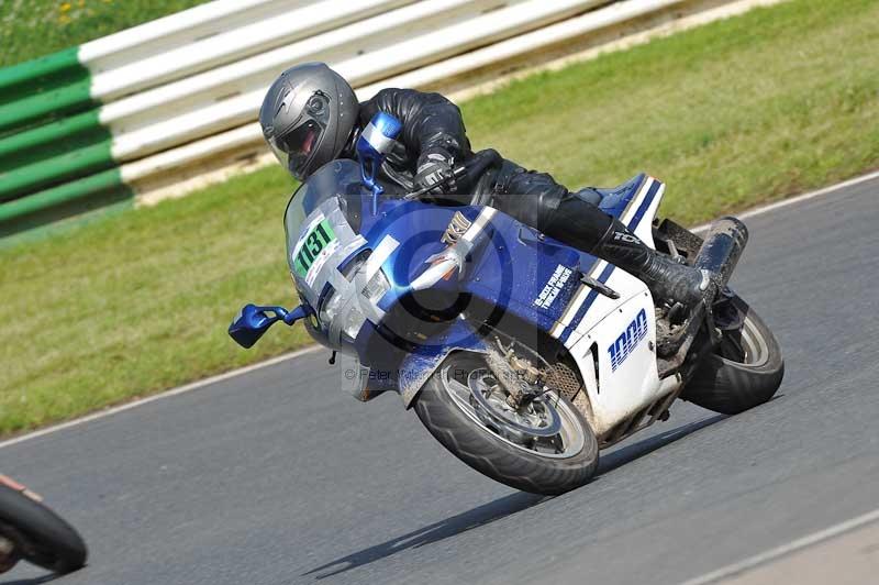 Mallory park Leicestershire;Mallory park photographs;Motorcycle action photographs;classic bikes;event digital images;eventdigitalimages;mallory park;no limits trackday;peter wileman photography;vintage bikes;vintage motorcycles;vmcc festival 1000 bikes