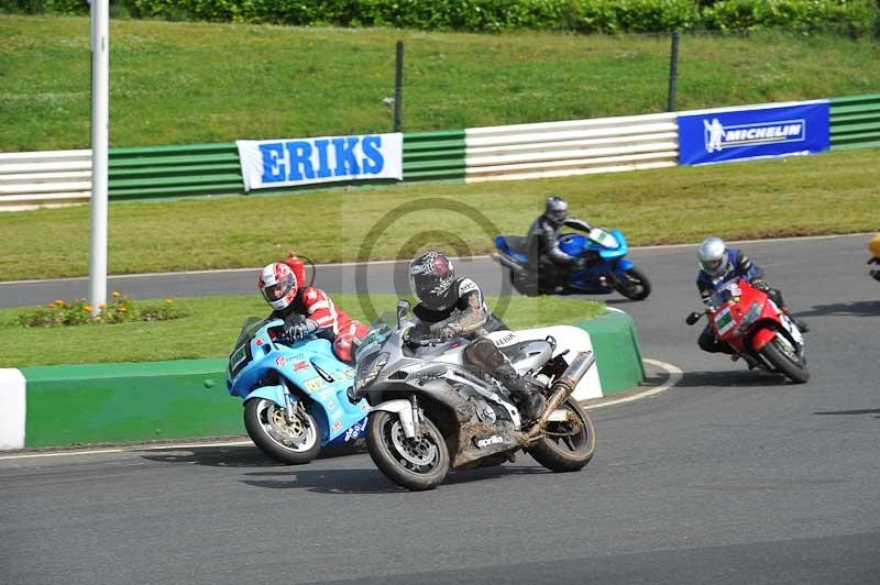 Mallory park Leicestershire;Mallory park photographs;Motorcycle action photographs;classic bikes;event digital images;eventdigitalimages;mallory park;no limits trackday;peter wileman photography;vintage bikes;vintage motorcycles;vmcc festival 1000 bikes