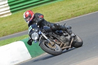 Mallory-park-Leicestershire;Mallory-park-photographs;Motorcycle-action-photographs;classic-bikes;event-digital-images;eventdigitalimages;mallory-park;no-limits-trackday;peter-wileman-photography;vintage-bikes;vintage-motorcycles;vmcc-festival-1000-bikes