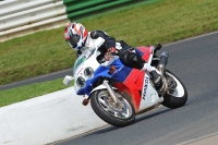 Mallory-park-Leicestershire;Mallory-park-photographs;Motorcycle-action-photographs;classic-bikes;event-digital-images;eventdigitalimages;mallory-park;no-limits-trackday;peter-wileman-photography;vintage-bikes;vintage-motorcycles;vmcc-festival-1000-bikes