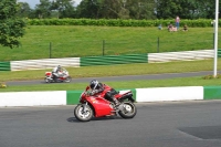 Mallory-park-Leicestershire;Mallory-park-photographs;Motorcycle-action-photographs;classic-bikes;event-digital-images;eventdigitalimages;mallory-park;no-limits-trackday;peter-wileman-photography;vintage-bikes;vintage-motorcycles;vmcc-festival-1000-bikes