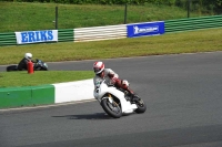 Mallory-park-Leicestershire;Mallory-park-photographs;Motorcycle-action-photographs;classic-bikes;event-digital-images;eventdigitalimages;mallory-park;no-limits-trackday;peter-wileman-photography;vintage-bikes;vintage-motorcycles;vmcc-festival-1000-bikes