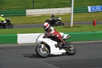 Mallory-park-Leicestershire;Mallory-park-photographs;Motorcycle-action-photographs;classic-bikes;event-digital-images;eventdigitalimages;mallory-park;no-limits-trackday;peter-wileman-photography;vintage-bikes;vintage-motorcycles;vmcc-festival-1000-bikes