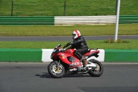 Mallory-park-Leicestershire;Mallory-park-photographs;Motorcycle-action-photographs;classic-bikes;event-digital-images;eventdigitalimages;mallory-park;no-limits-trackday;peter-wileman-photography;vintage-bikes;vintage-motorcycles;vmcc-festival-1000-bikes
