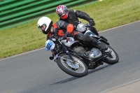 Mallory-park-Leicestershire;Mallory-park-photographs;Motorcycle-action-photographs;classic-bikes;event-digital-images;eventdigitalimages;mallory-park;no-limits-trackday;peter-wileman-photography;vintage-bikes;vintage-motorcycles;vmcc-festival-1000-bikes