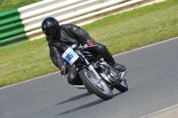 Mallory-park-Leicestershire;Mallory-park-photographs;Motorcycle-action-photographs;classic-bikes;event-digital-images;eventdigitalimages;mallory-park;no-limits-trackday;peter-wileman-photography;vintage-bikes;vintage-motorcycles;vmcc-festival-1000-bikes