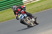 Mallory-park-Leicestershire;Mallory-park-photographs;Motorcycle-action-photographs;classic-bikes;event-digital-images;eventdigitalimages;mallory-park;no-limits-trackday;peter-wileman-photography;vintage-bikes;vintage-motorcycles;vmcc-festival-1000-bikes