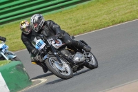 Mallory-park-Leicestershire;Mallory-park-photographs;Motorcycle-action-photographs;classic-bikes;event-digital-images;eventdigitalimages;mallory-park;no-limits-trackday;peter-wileman-photography;vintage-bikes;vintage-motorcycles;vmcc-festival-1000-bikes