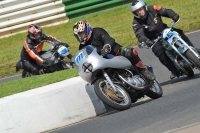 Mallory-park-Leicestershire;Mallory-park-photographs;Motorcycle-action-photographs;classic-bikes;event-digital-images;eventdigitalimages;mallory-park;no-limits-trackday;peter-wileman-photography;vintage-bikes;vintage-motorcycles;vmcc-festival-1000-bikes