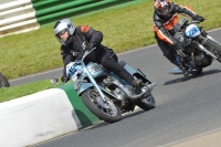 Mallory-park-Leicestershire;Mallory-park-photographs;Motorcycle-action-photographs;classic-bikes;event-digital-images;eventdigitalimages;mallory-park;no-limits-trackday;peter-wileman-photography;vintage-bikes;vintage-motorcycles;vmcc-festival-1000-bikes