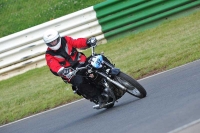 Mallory-park-Leicestershire;Mallory-park-photographs;Motorcycle-action-photographs;classic-bikes;event-digital-images;eventdigitalimages;mallory-park;no-limits-trackday;peter-wileman-photography;vintage-bikes;vintage-motorcycles;vmcc-festival-1000-bikes