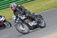 Mallory-park-Leicestershire;Mallory-park-photographs;Motorcycle-action-photographs;classic-bikes;event-digital-images;eventdigitalimages;mallory-park;no-limits-trackday;peter-wileman-photography;vintage-bikes;vintage-motorcycles;vmcc-festival-1000-bikes