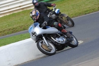 Mallory-park-Leicestershire;Mallory-park-photographs;Motorcycle-action-photographs;classic-bikes;event-digital-images;eventdigitalimages;mallory-park;no-limits-trackday;peter-wileman-photography;vintage-bikes;vintage-motorcycles;vmcc-festival-1000-bikes