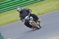 Mallory-park-Leicestershire;Mallory-park-photographs;Motorcycle-action-photographs;classic-bikes;event-digital-images;eventdigitalimages;mallory-park;no-limits-trackday;peter-wileman-photography;vintage-bikes;vintage-motorcycles;vmcc-festival-1000-bikes