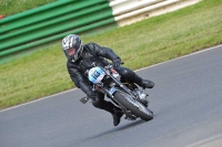 Mallory-park-Leicestershire;Mallory-park-photographs;Motorcycle-action-photographs;classic-bikes;event-digital-images;eventdigitalimages;mallory-park;no-limits-trackday;peter-wileman-photography;vintage-bikes;vintage-motorcycles;vmcc-festival-1000-bikes