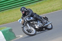 Mallory-park-Leicestershire;Mallory-park-photographs;Motorcycle-action-photographs;classic-bikes;event-digital-images;eventdigitalimages;mallory-park;no-limits-trackday;peter-wileman-photography;vintage-bikes;vintage-motorcycles;vmcc-festival-1000-bikes