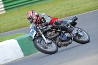 Mallory-park-Leicestershire;Mallory-park-photographs;Motorcycle-action-photographs;classic-bikes;event-digital-images;eventdigitalimages;mallory-park;no-limits-trackday;peter-wileman-photography;vintage-bikes;vintage-motorcycles;vmcc-festival-1000-bikes