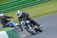 Mallory-park-Leicestershire;Mallory-park-photographs;Motorcycle-action-photographs;classic-bikes;event-digital-images;eventdigitalimages;mallory-park;no-limits-trackday;peter-wileman-photography;vintage-bikes;vintage-motorcycles;vmcc-festival-1000-bikes