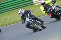 Mallory-park-Leicestershire;Mallory-park-photographs;Motorcycle-action-photographs;classic-bikes;event-digital-images;eventdigitalimages;mallory-park;no-limits-trackday;peter-wileman-photography;vintage-bikes;vintage-motorcycles;vmcc-festival-1000-bikes