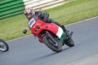 Mallory-park-Leicestershire;Mallory-park-photographs;Motorcycle-action-photographs;classic-bikes;event-digital-images;eventdigitalimages;mallory-park;no-limits-trackday;peter-wileman-photography;vintage-bikes;vintage-motorcycles;vmcc-festival-1000-bikes