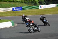 Mallory-park-Leicestershire;Mallory-park-photographs;Motorcycle-action-photographs;classic-bikes;event-digital-images;eventdigitalimages;mallory-park;no-limits-trackday;peter-wileman-photography;vintage-bikes;vintage-motorcycles;vmcc-festival-1000-bikes