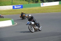 Mallory-park-Leicestershire;Mallory-park-photographs;Motorcycle-action-photographs;classic-bikes;event-digital-images;eventdigitalimages;mallory-park;no-limits-trackday;peter-wileman-photography;vintage-bikes;vintage-motorcycles;vmcc-festival-1000-bikes