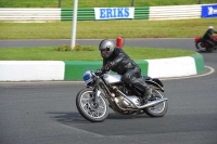 Mallory-park-Leicestershire;Mallory-park-photographs;Motorcycle-action-photographs;classic-bikes;event-digital-images;eventdigitalimages;mallory-park;no-limits-trackday;peter-wileman-photography;vintage-bikes;vintage-motorcycles;vmcc-festival-1000-bikes