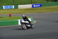 Mallory-park-Leicestershire;Mallory-park-photographs;Motorcycle-action-photographs;classic-bikes;event-digital-images;eventdigitalimages;mallory-park;no-limits-trackday;peter-wileman-photography;vintage-bikes;vintage-motorcycles;vmcc-festival-1000-bikes
