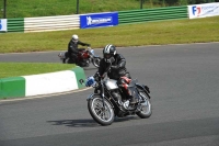 Mallory-park-Leicestershire;Mallory-park-photographs;Motorcycle-action-photographs;classic-bikes;event-digital-images;eventdigitalimages;mallory-park;no-limits-trackday;peter-wileman-photography;vintage-bikes;vintage-motorcycles;vmcc-festival-1000-bikes
