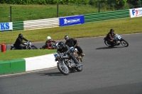 Mallory-park-Leicestershire;Mallory-park-photographs;Motorcycle-action-photographs;classic-bikes;event-digital-images;eventdigitalimages;mallory-park;no-limits-trackday;peter-wileman-photography;vintage-bikes;vintage-motorcycles;vmcc-festival-1000-bikes
