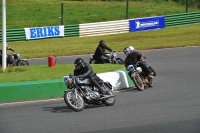 Mallory-park-Leicestershire;Mallory-park-photographs;Motorcycle-action-photographs;classic-bikes;event-digital-images;eventdigitalimages;mallory-park;no-limits-trackday;peter-wileman-photography;vintage-bikes;vintage-motorcycles;vmcc-festival-1000-bikes