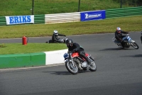 Mallory-park-Leicestershire;Mallory-park-photographs;Motorcycle-action-photographs;classic-bikes;event-digital-images;eventdigitalimages;mallory-park;no-limits-trackday;peter-wileman-photography;vintage-bikes;vintage-motorcycles;vmcc-festival-1000-bikes