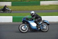 Mallory-park-Leicestershire;Mallory-park-photographs;Motorcycle-action-photographs;classic-bikes;event-digital-images;eventdigitalimages;mallory-park;no-limits-trackday;peter-wileman-photography;vintage-bikes;vintage-motorcycles;vmcc-festival-1000-bikes