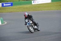 Mallory-park-Leicestershire;Mallory-park-photographs;Motorcycle-action-photographs;classic-bikes;event-digital-images;eventdigitalimages;mallory-park;no-limits-trackday;peter-wileman-photography;vintage-bikes;vintage-motorcycles;vmcc-festival-1000-bikes