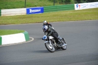 Mallory-park-Leicestershire;Mallory-park-photographs;Motorcycle-action-photographs;classic-bikes;event-digital-images;eventdigitalimages;mallory-park;no-limits-trackday;peter-wileman-photography;vintage-bikes;vintage-motorcycles;vmcc-festival-1000-bikes