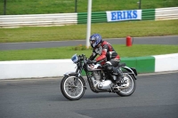 Mallory-park-Leicestershire;Mallory-park-photographs;Motorcycle-action-photographs;classic-bikes;event-digital-images;eventdigitalimages;mallory-park;no-limits-trackday;peter-wileman-photography;vintage-bikes;vintage-motorcycles;vmcc-festival-1000-bikes