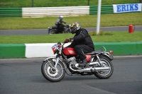 Mallory-park-Leicestershire;Mallory-park-photographs;Motorcycle-action-photographs;classic-bikes;event-digital-images;eventdigitalimages;mallory-park;no-limits-trackday;peter-wileman-photography;vintage-bikes;vintage-motorcycles;vmcc-festival-1000-bikes