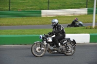 Mallory-park-Leicestershire;Mallory-park-photographs;Motorcycle-action-photographs;classic-bikes;event-digital-images;eventdigitalimages;mallory-park;no-limits-trackday;peter-wileman-photography;vintage-bikes;vintage-motorcycles;vmcc-festival-1000-bikes