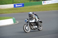 Mallory-park-Leicestershire;Mallory-park-photographs;Motorcycle-action-photographs;classic-bikes;event-digital-images;eventdigitalimages;mallory-park;no-limits-trackday;peter-wileman-photography;vintage-bikes;vintage-motorcycles;vmcc-festival-1000-bikes