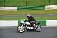 Mallory-park-Leicestershire;Mallory-park-photographs;Motorcycle-action-photographs;classic-bikes;event-digital-images;eventdigitalimages;mallory-park;no-limits-trackday;peter-wileman-photography;vintage-bikes;vintage-motorcycles;vmcc-festival-1000-bikes