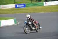 Mallory-park-Leicestershire;Mallory-park-photographs;Motorcycle-action-photographs;classic-bikes;event-digital-images;eventdigitalimages;mallory-park;no-limits-trackday;peter-wileman-photography;vintage-bikes;vintage-motorcycles;vmcc-festival-1000-bikes