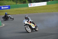 Mallory-park-Leicestershire;Mallory-park-photographs;Motorcycle-action-photographs;classic-bikes;event-digital-images;eventdigitalimages;mallory-park;no-limits-trackday;peter-wileman-photography;vintage-bikes;vintage-motorcycles;vmcc-festival-1000-bikes