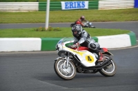 Mallory-park-Leicestershire;Mallory-park-photographs;Motorcycle-action-photographs;classic-bikes;event-digital-images;eventdigitalimages;mallory-park;no-limits-trackday;peter-wileman-photography;vintage-bikes;vintage-motorcycles;vmcc-festival-1000-bikes