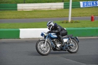 Mallory-park-Leicestershire;Mallory-park-photographs;Motorcycle-action-photographs;classic-bikes;event-digital-images;eventdigitalimages;mallory-park;no-limits-trackday;peter-wileman-photography;vintage-bikes;vintage-motorcycles;vmcc-festival-1000-bikes