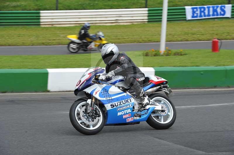 Mallory park Leicestershire;Mallory park photographs;Motorcycle action photographs;classic bikes;event digital images;eventdigitalimages;mallory park;no limits trackday;peter wileman photography;vintage bikes;vintage motorcycles;vmcc festival 1000 bikes