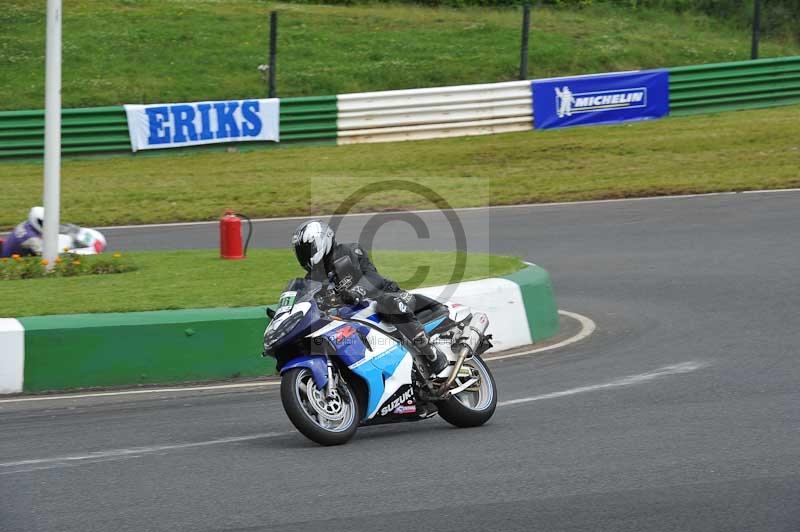 Mallory park Leicestershire;Mallory park photographs;Motorcycle action photographs;classic bikes;event digital images;eventdigitalimages;mallory park;no limits trackday;peter wileman photography;vintage bikes;vintage motorcycles;vmcc festival 1000 bikes