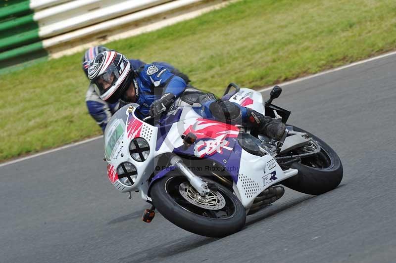 Mallory park Leicestershire;Mallory park photographs;Motorcycle action photographs;classic bikes;event digital images;eventdigitalimages;mallory park;no limits trackday;peter wileman photography;vintage bikes;vintage motorcycles;vmcc festival 1000 bikes