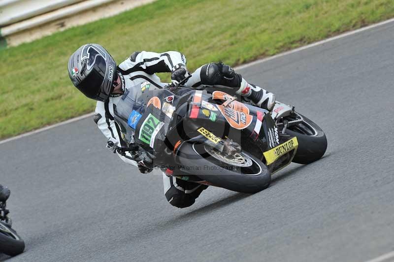 Mallory park Leicestershire;Mallory park photographs;Motorcycle action photographs;classic bikes;event digital images;eventdigitalimages;mallory park;no limits trackday;peter wileman photography;vintage bikes;vintage motorcycles;vmcc festival 1000 bikes