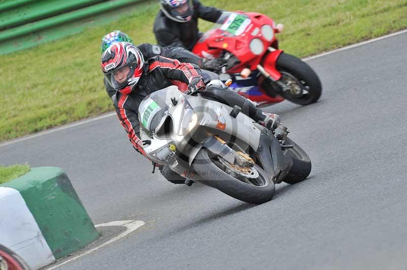 Mallory park Leicestershire;Mallory park photographs;Motorcycle action photographs;classic bikes;event digital images;eventdigitalimages;mallory park;no limits trackday;peter wileman photography;vintage bikes;vintage motorcycles;vmcc festival 1000 bikes